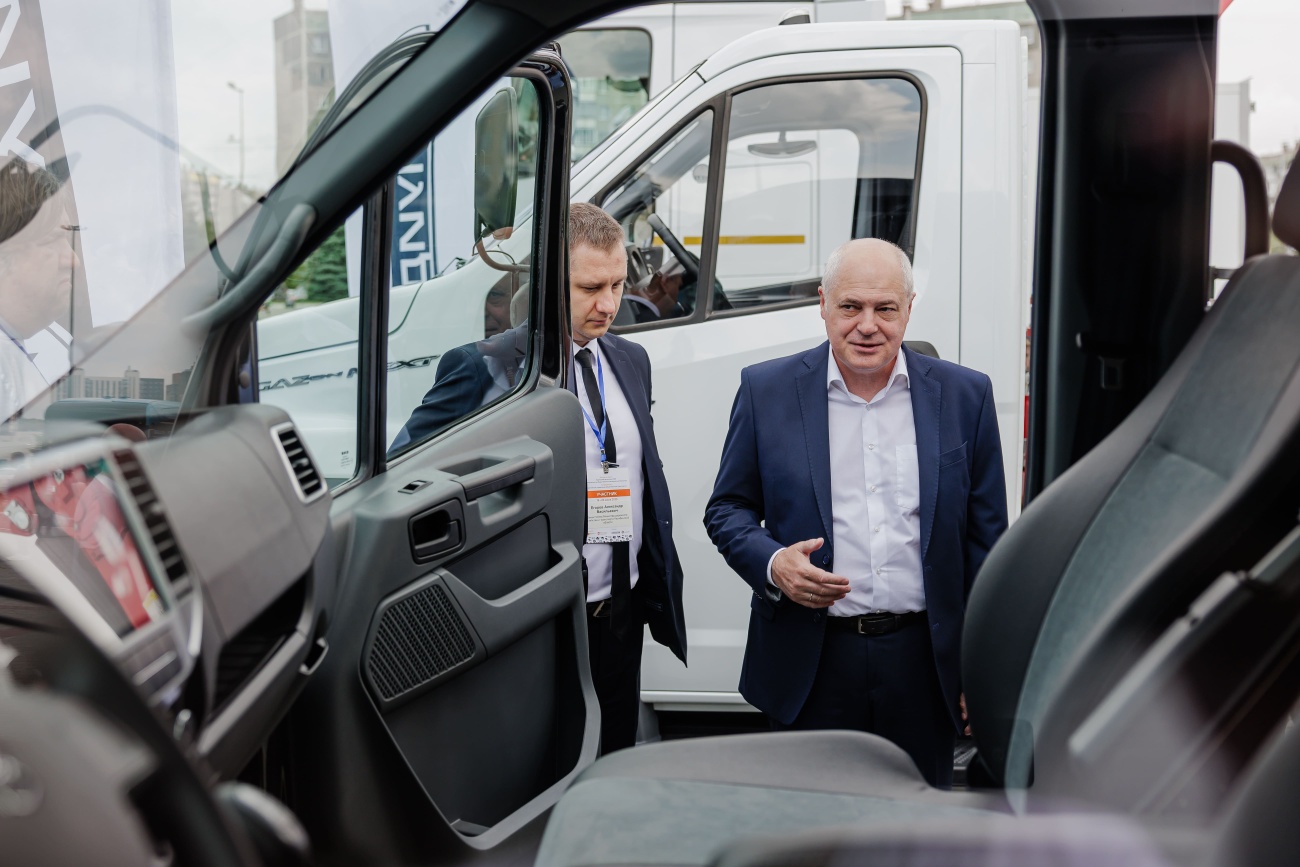 2025-06-19_14-17-20_Уральский_автосалон_088.jpg